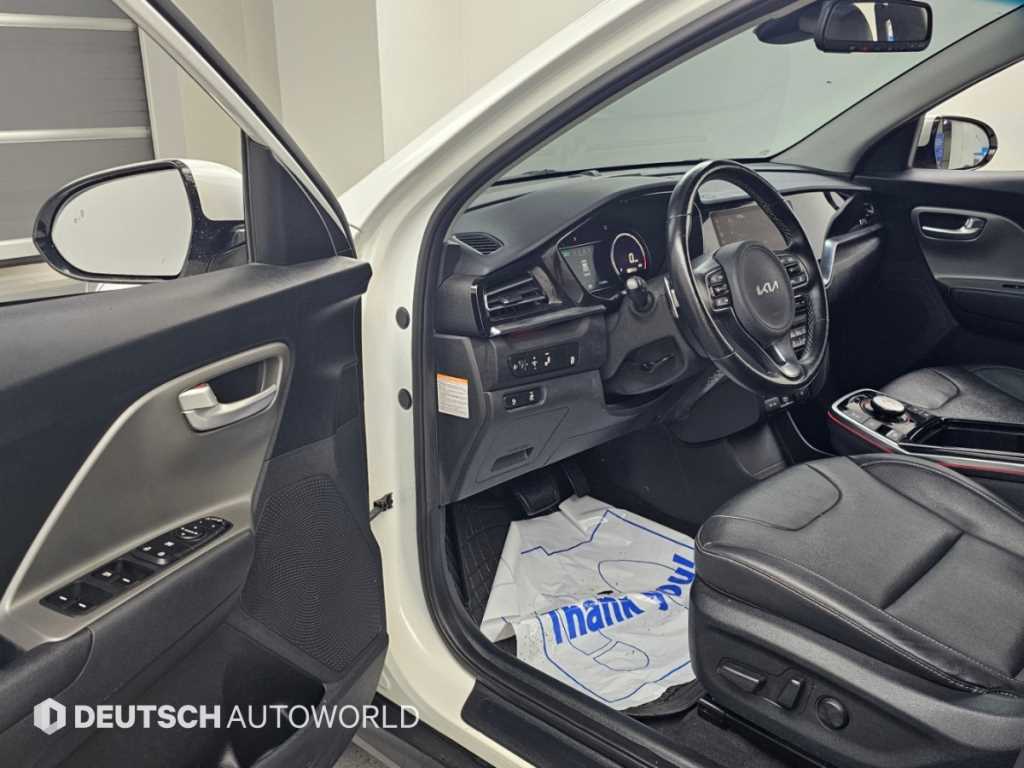 Kia Niro — photo 11