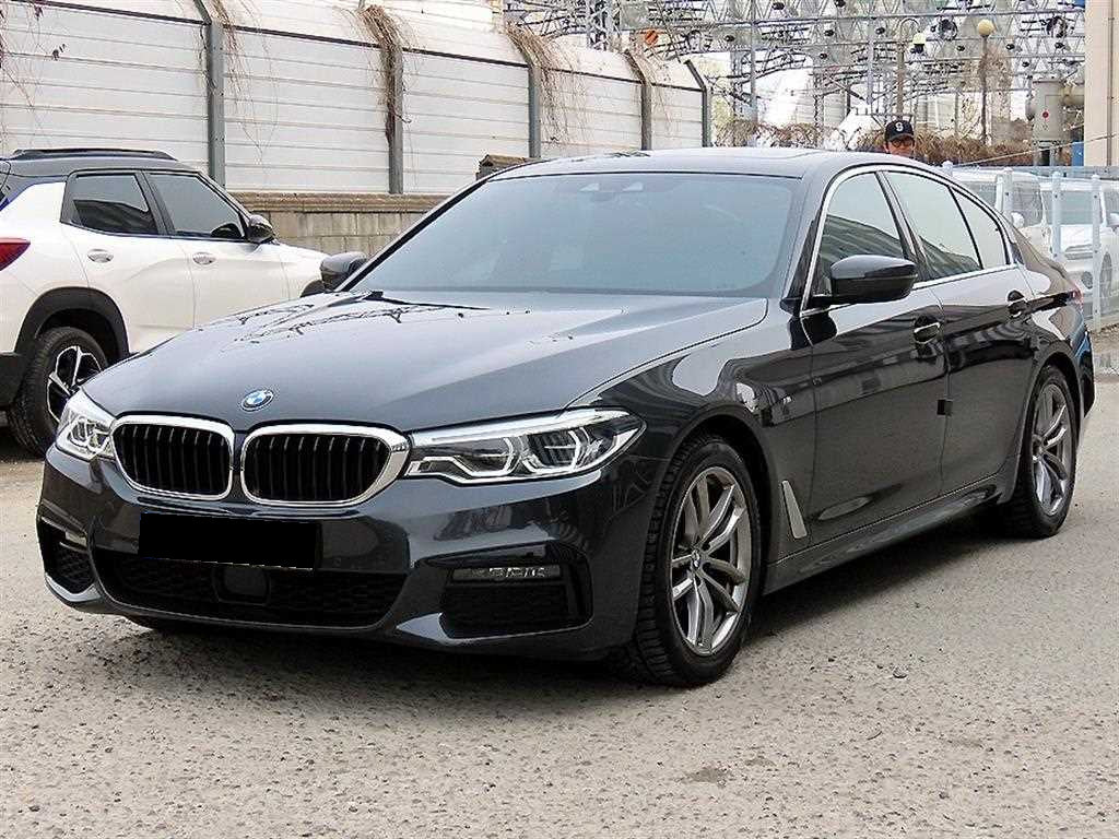 BMW 5-Series — photo 02
