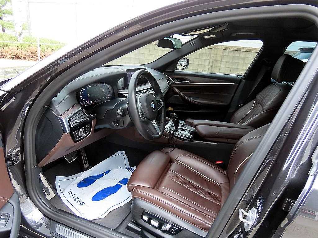 BMW 5-Series — photo 05