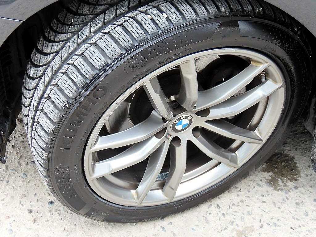 BMW 5-Series — photo 20