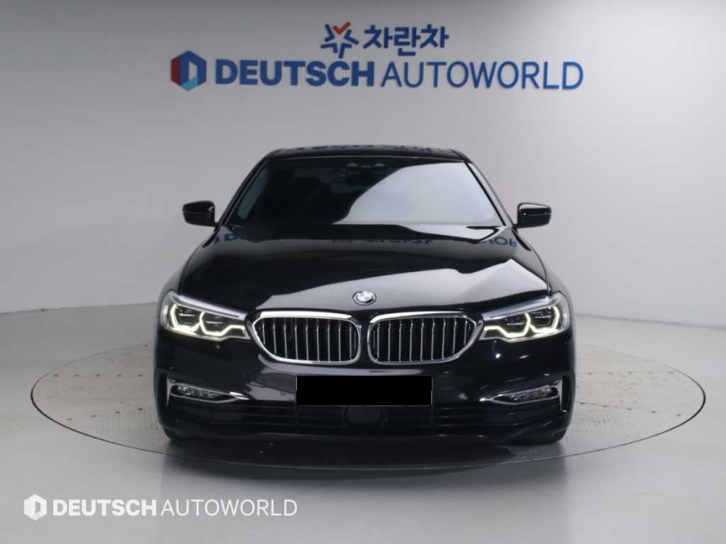 BMW 5-Series — photo 03