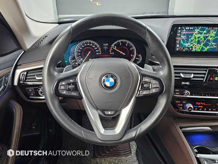 BMW 5-Series — photo 13