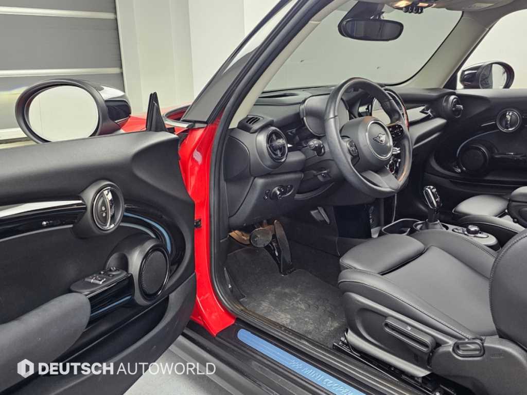 Mini Cooper — photo 11