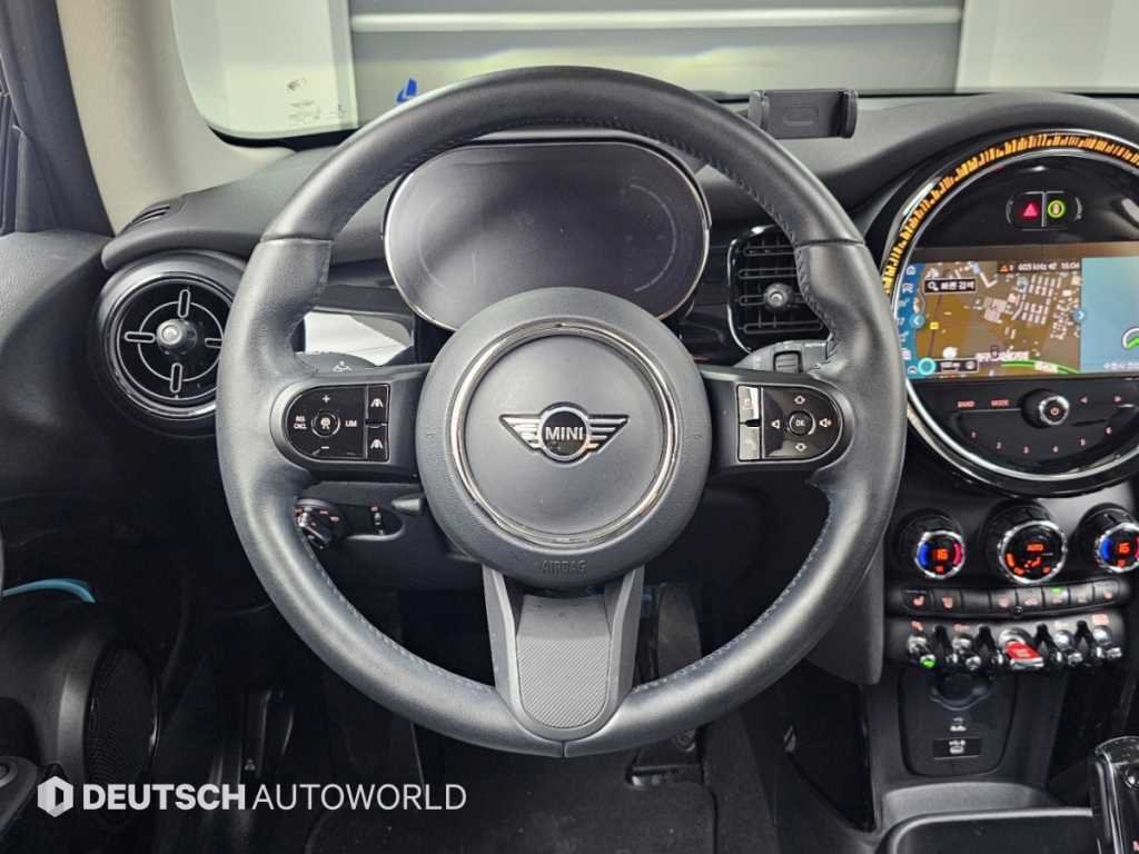 Mini Cooper — photo 13