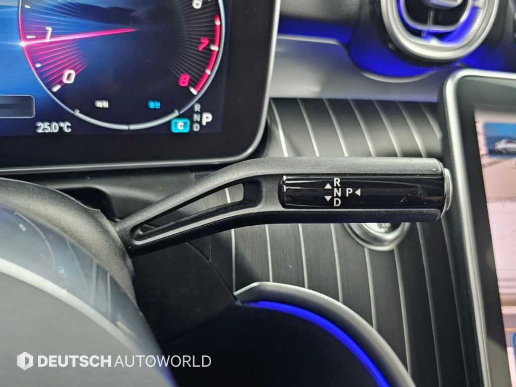Mercedes-Benz C-Class — photo 09