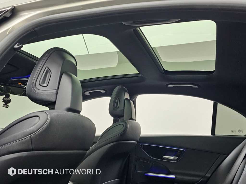 Mercedes-Benz C-Class — photo 18