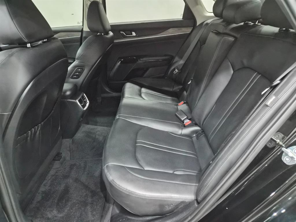 Kia K5 — photo 05