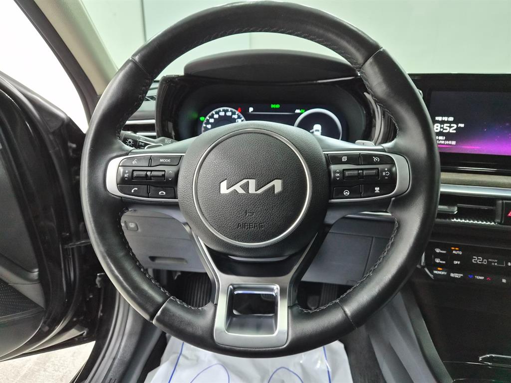 Kia K5 — photo 09