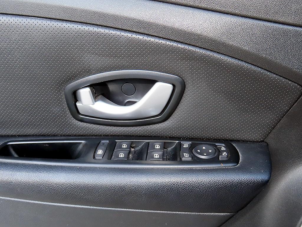 RENAULT SM3 — photo 11