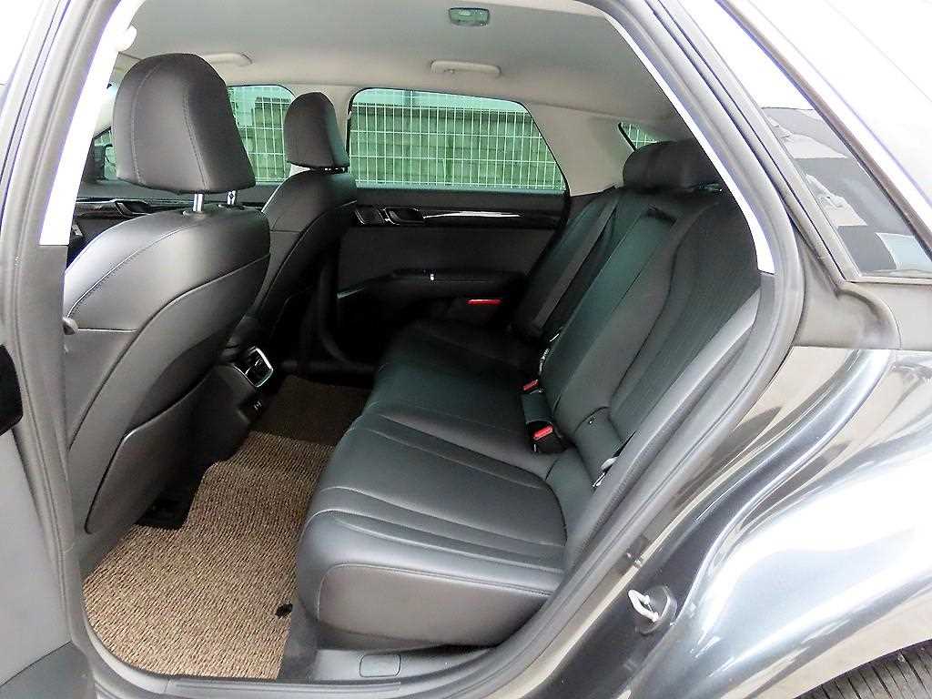 Hyundai Grandeur — photo 06