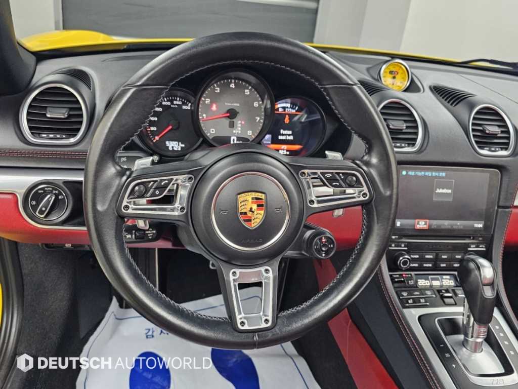 Porsche 718 — photo 13