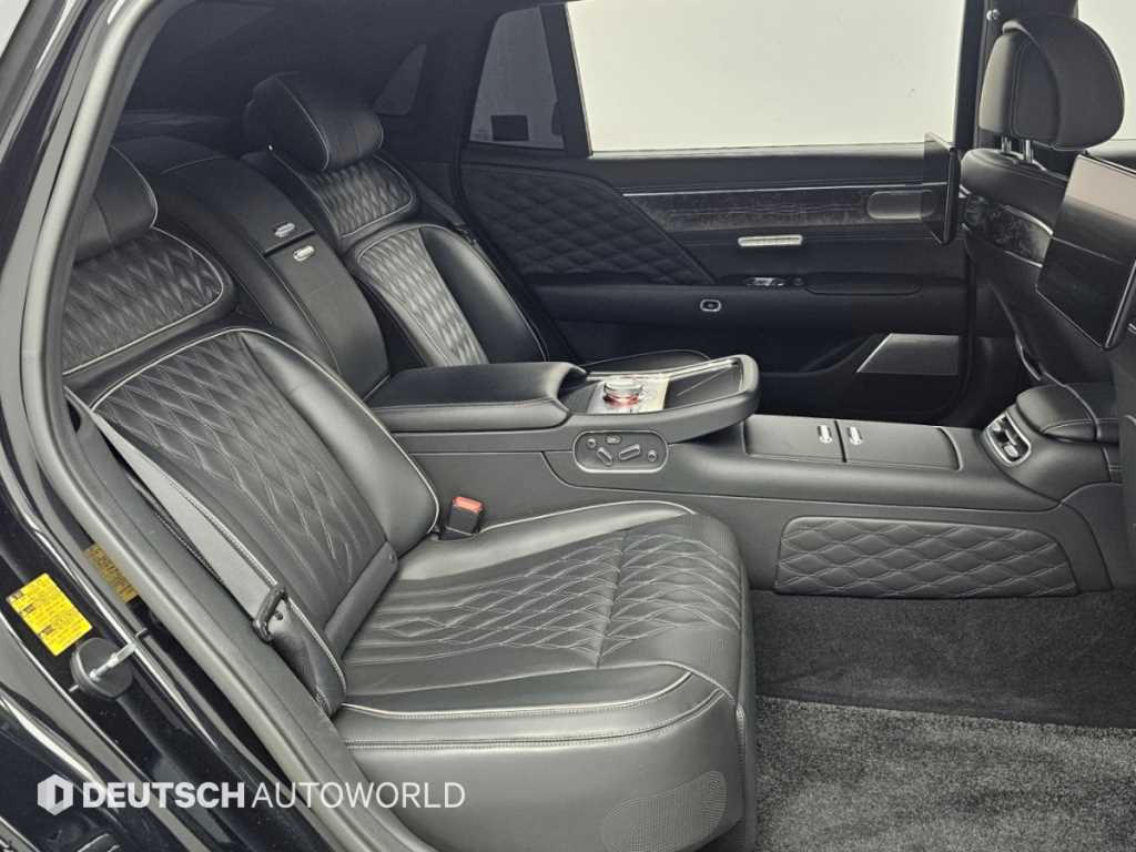 Genesis G90 — photo 12
