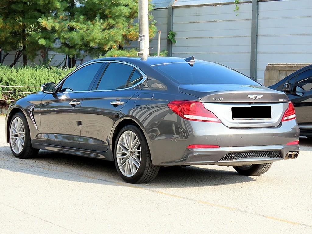 Genesis G70 — photo 03