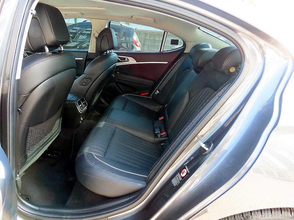 Genesis G70 — photo 06