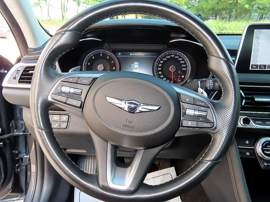 Genesis G70 — photo 08