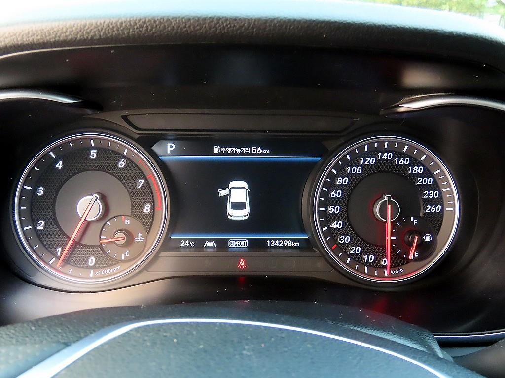 Genesis G70 — photo 09