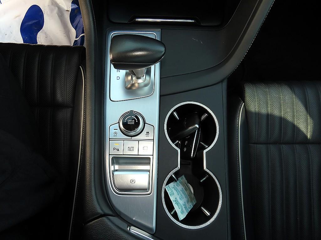 Genesis G70 — photo 10