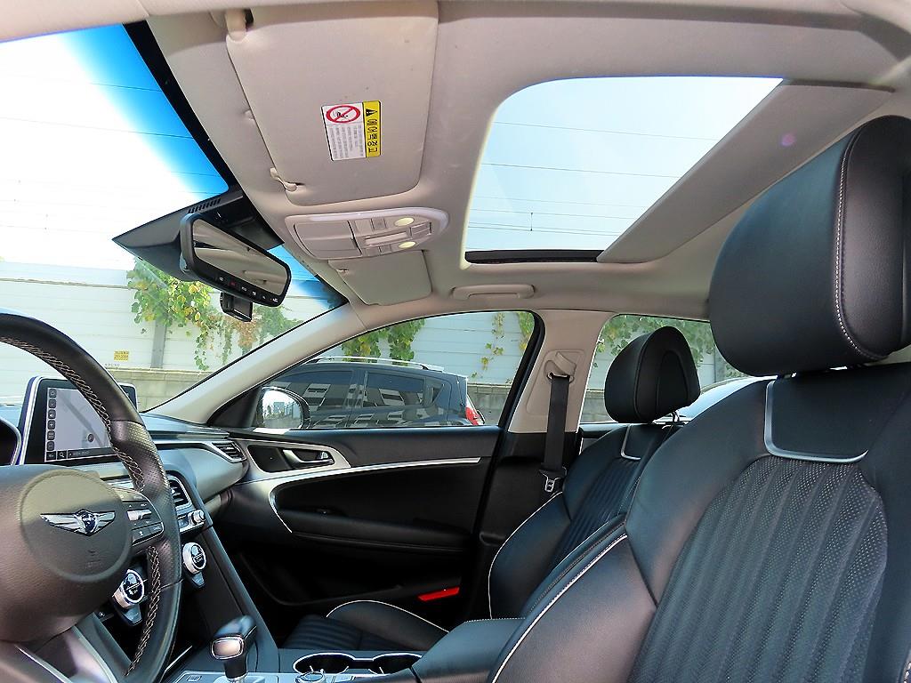 Genesis G70 — photo 17