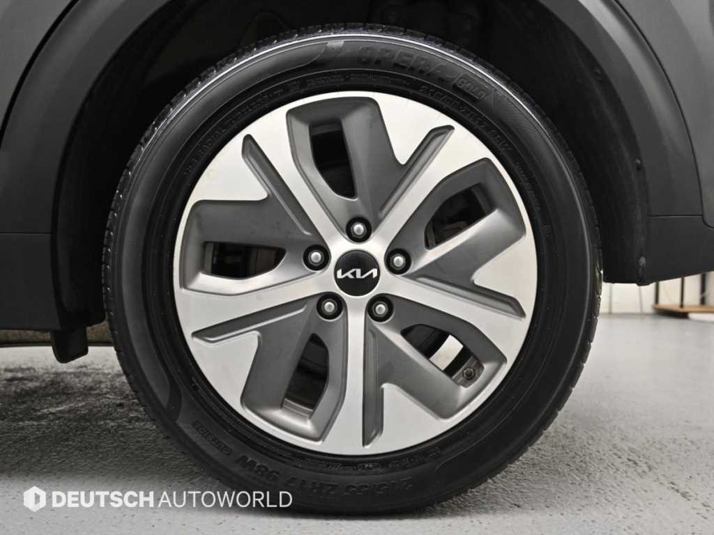 Kia Niro — photo 05