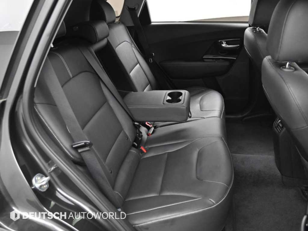 Kia Niro — photo 12