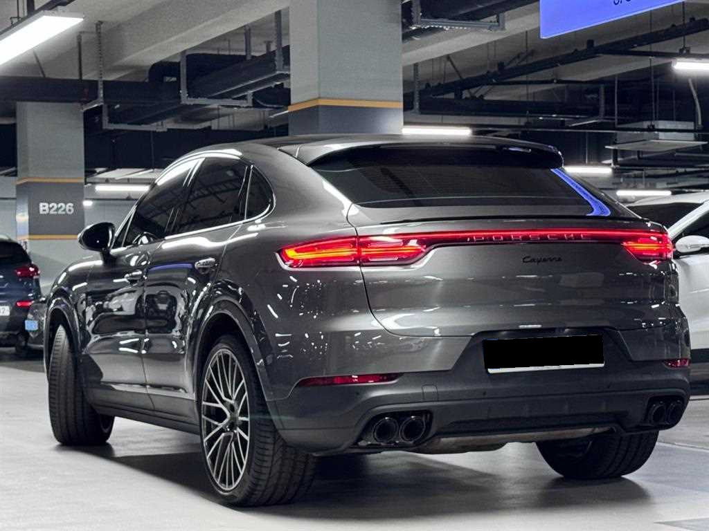 Porsche Cayenne — photo 02