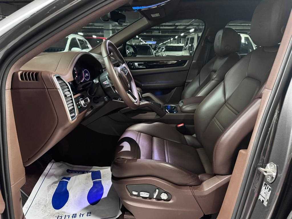 Porsche Cayenne — photo 05