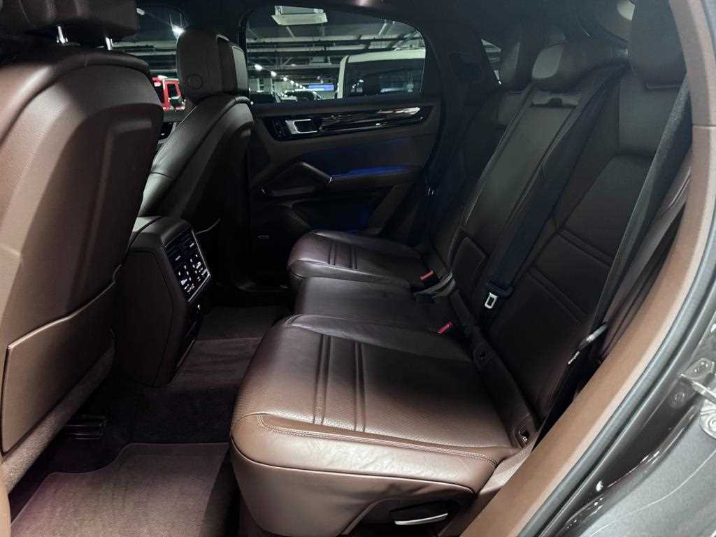 Porsche Cayenne — photo 06