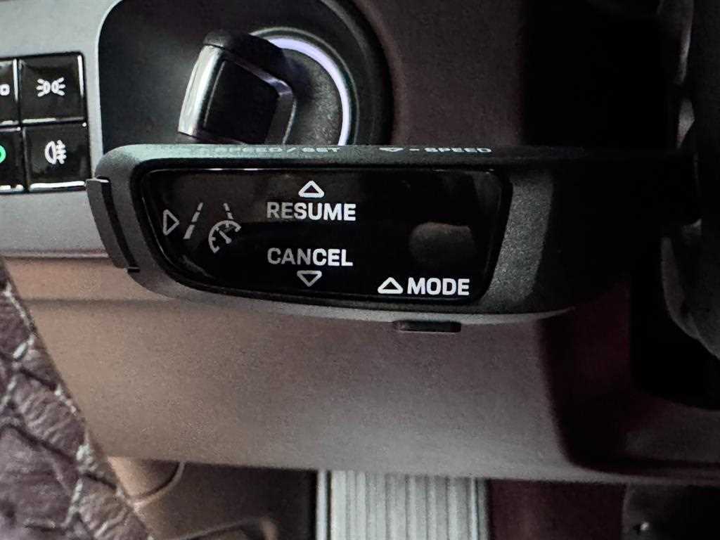Porsche Cayenne — photo 12