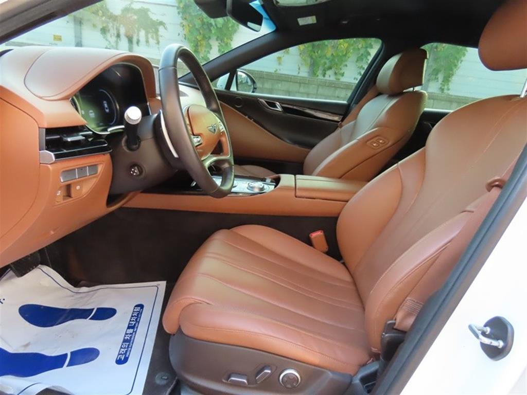 Genesis G80 — photo 05