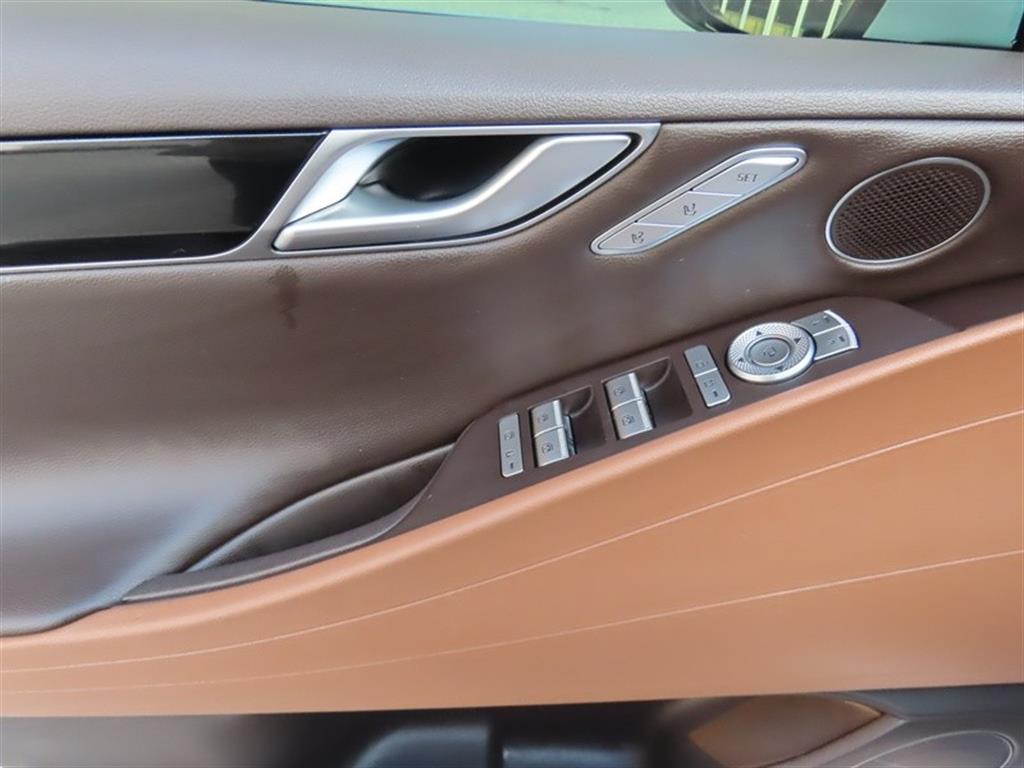 Genesis G80 — photo 06