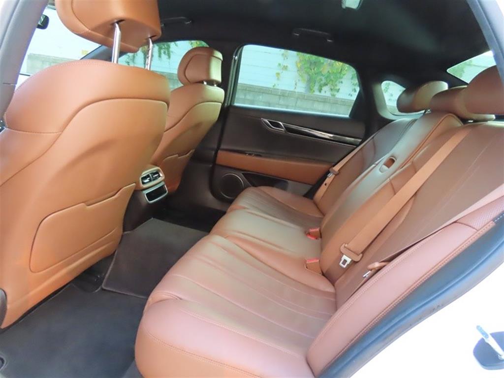 Genesis G80 — photo 07