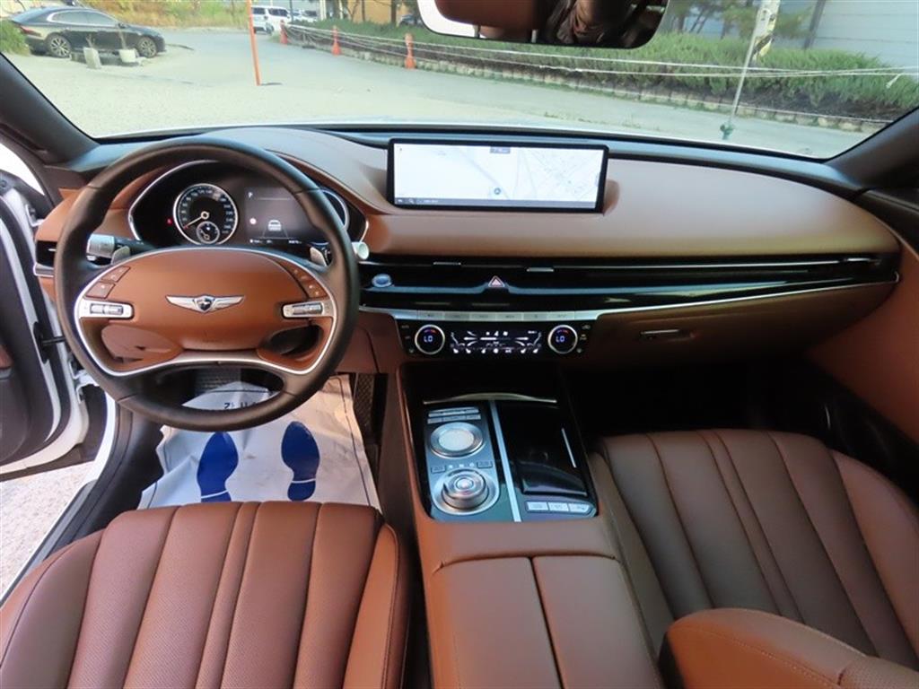 Genesis G80 — photo 09