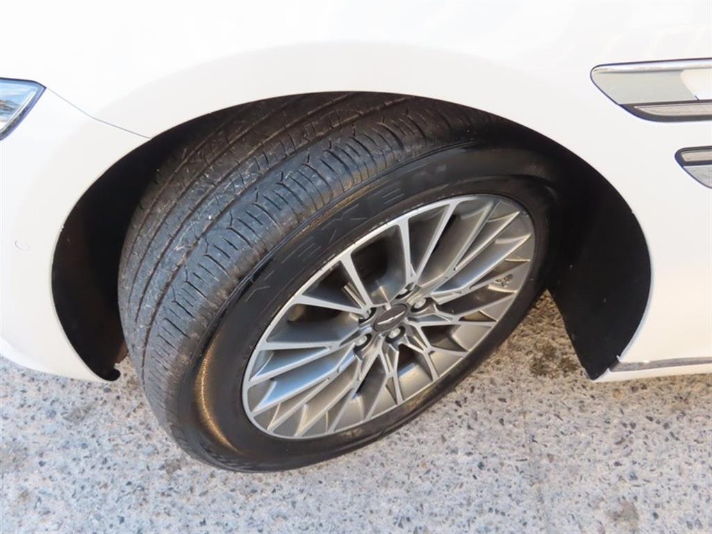 Genesis G80 — photo 19