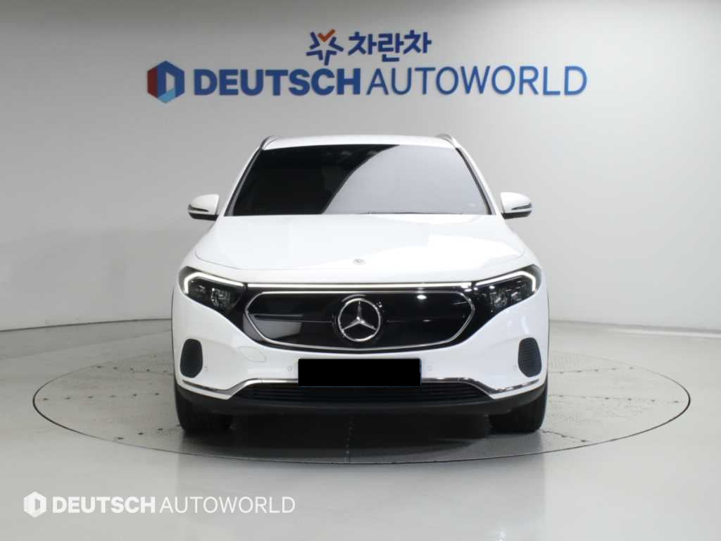 Mercedes-Benz EQA — photo 03