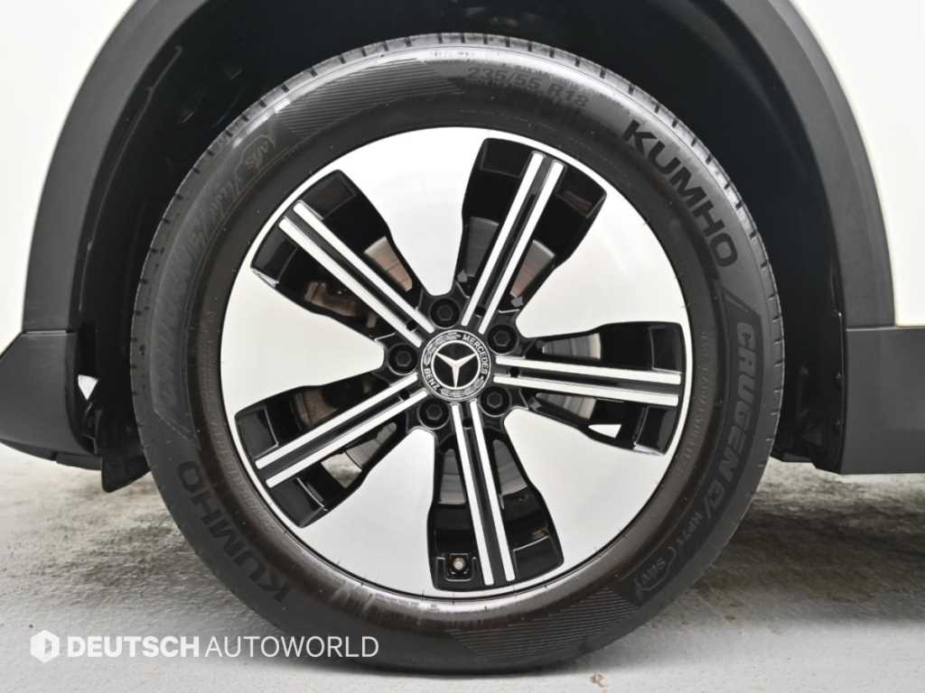 Mercedes-Benz EQA — photo 05