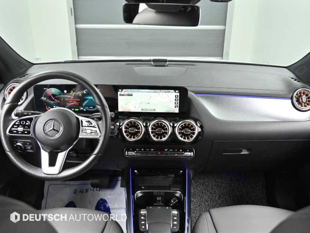 Mercedes-Benz EQA — photo 07