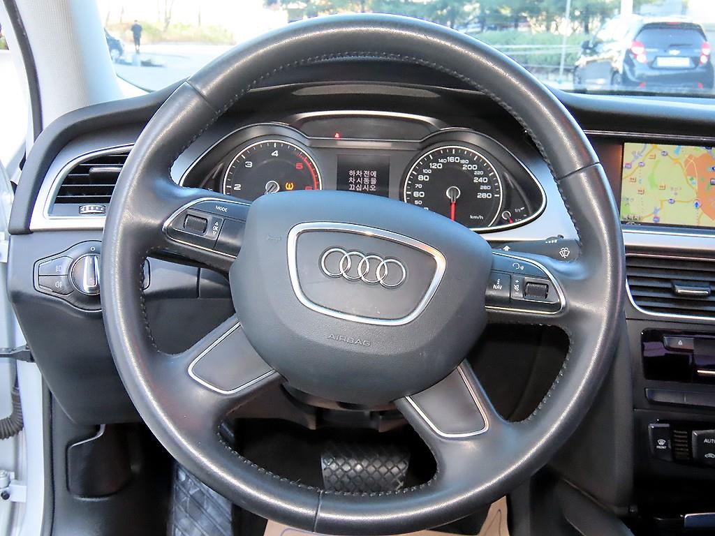 Audi A4 — photo 08
