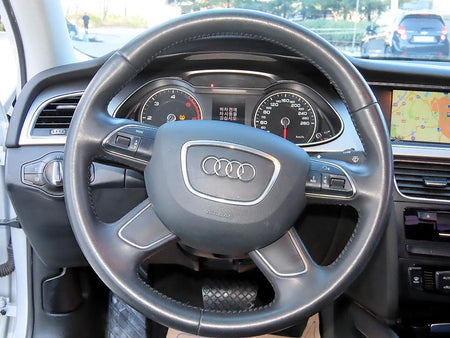 Audi A4 — photo 08