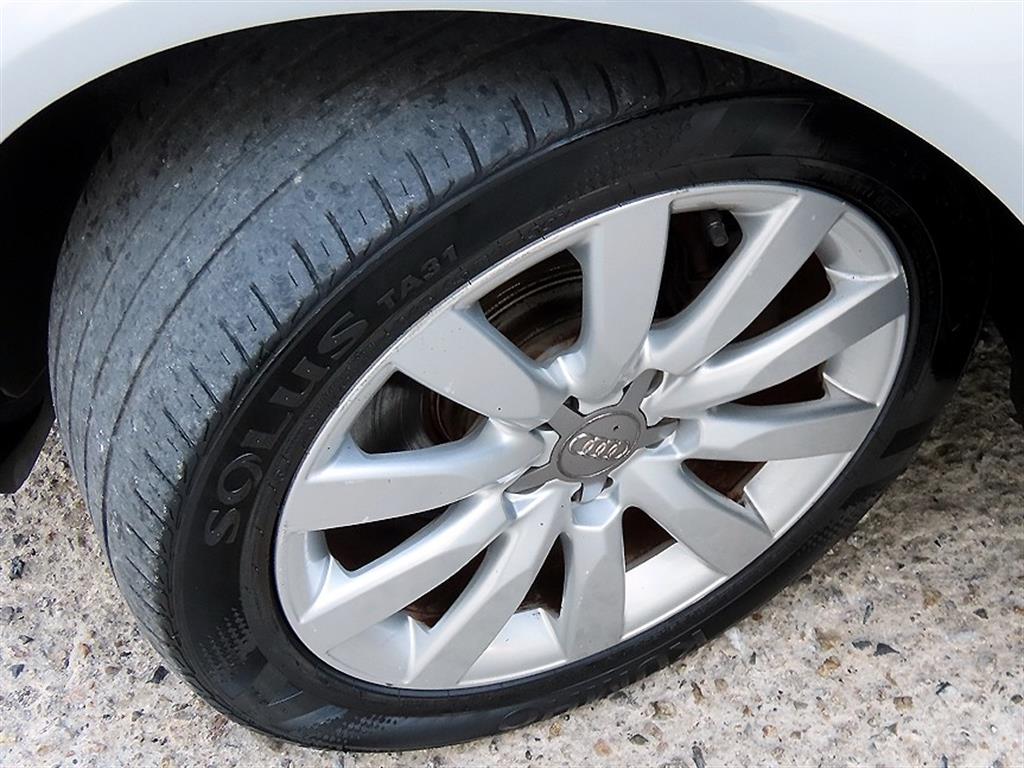Audi A4 — photo 18