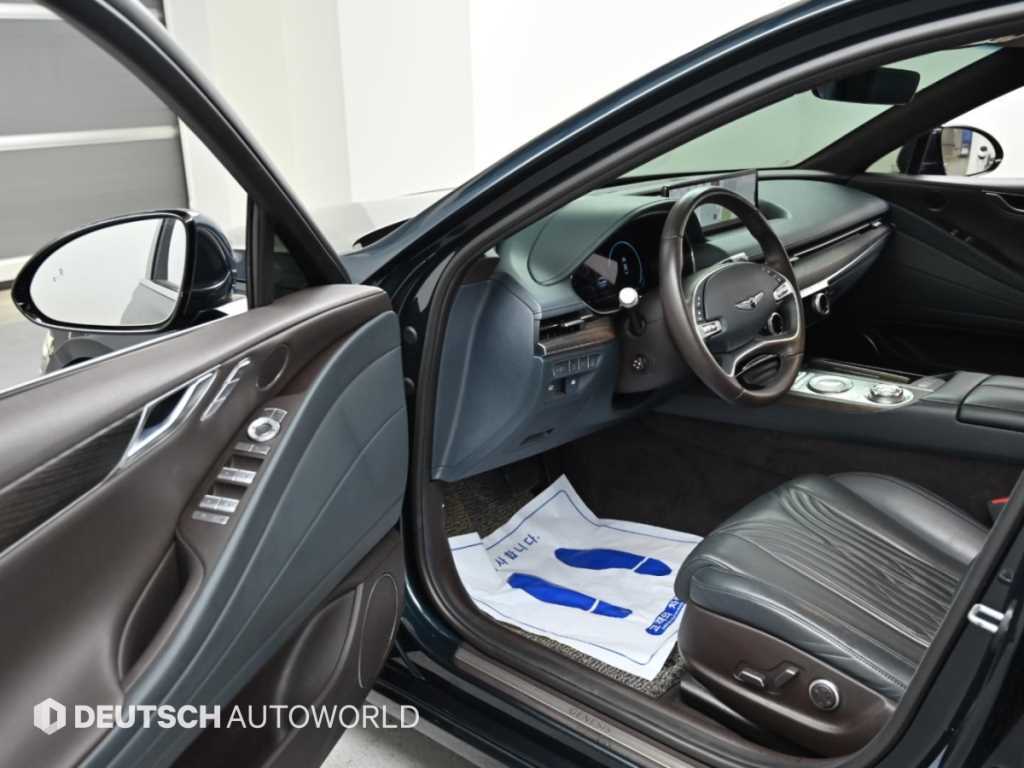 Genesis G80 — photo 12