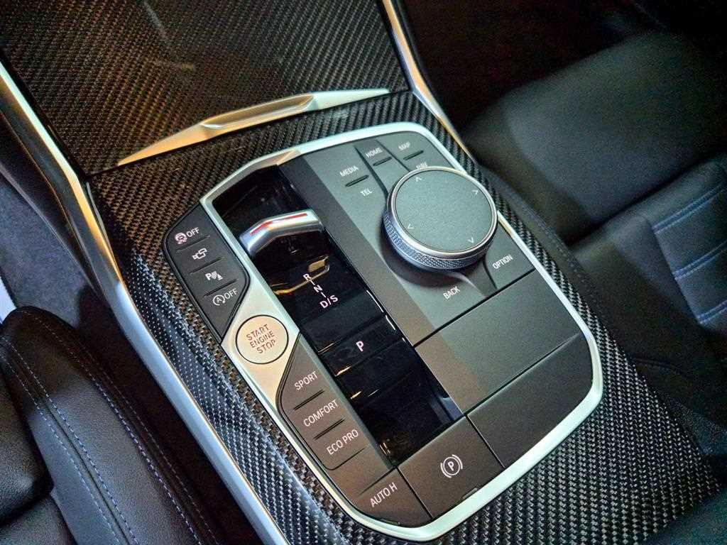 BMW 3-Series — photo 11