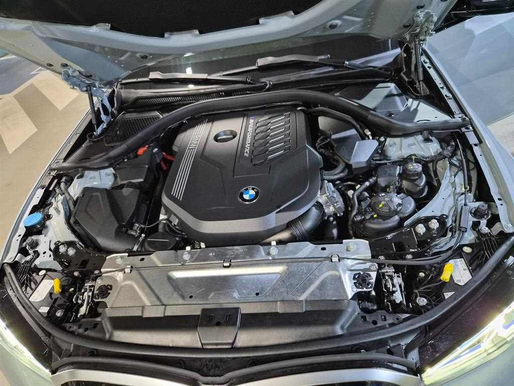 BMW 3-Series — photo 19