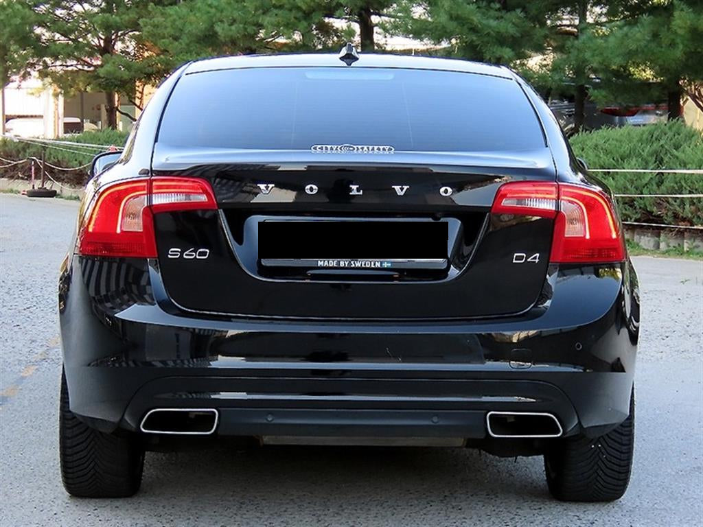 Volvo S60 — photo 04