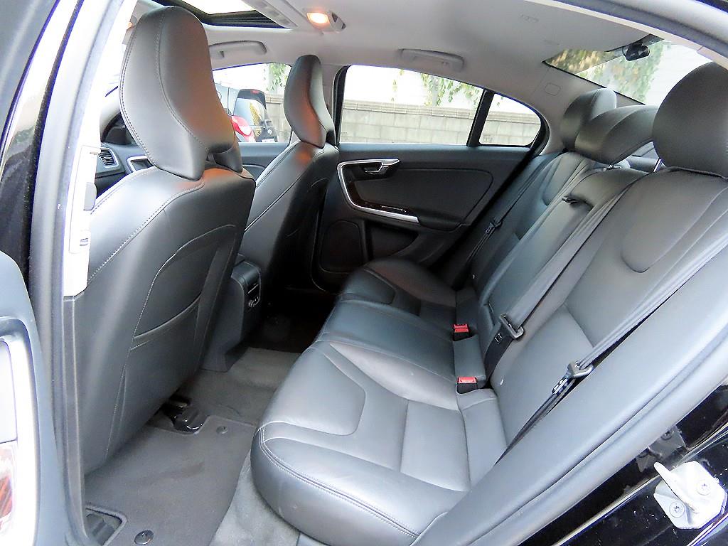 Volvo S60 — photo 06