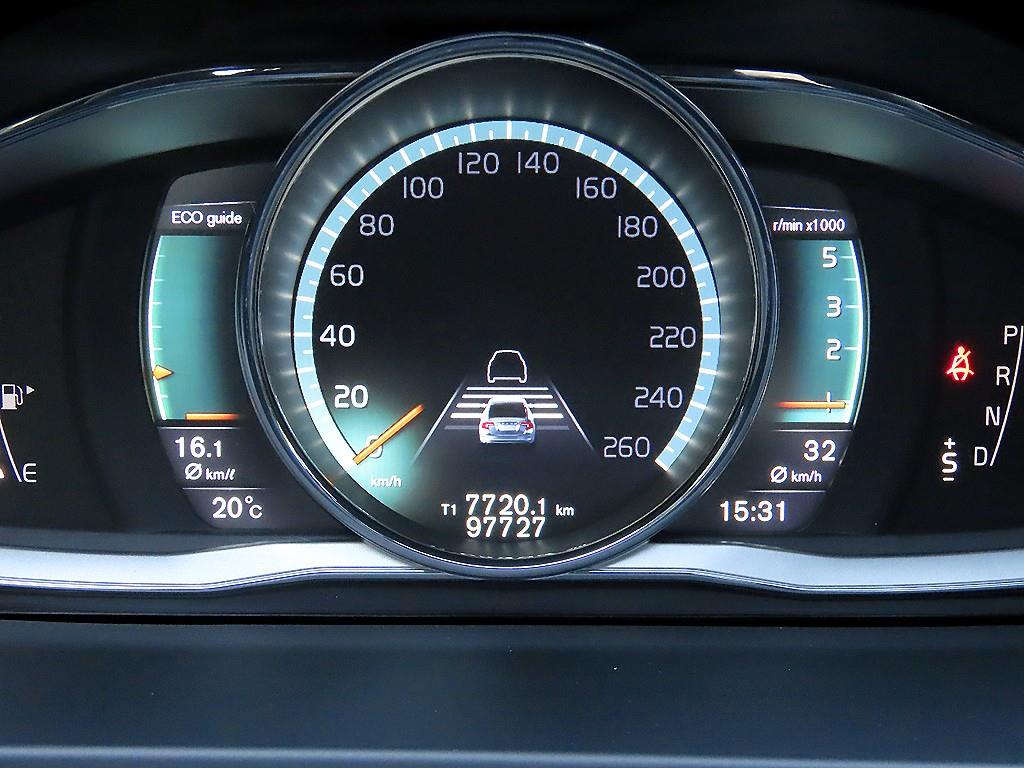 Volvo S60 — photo 09