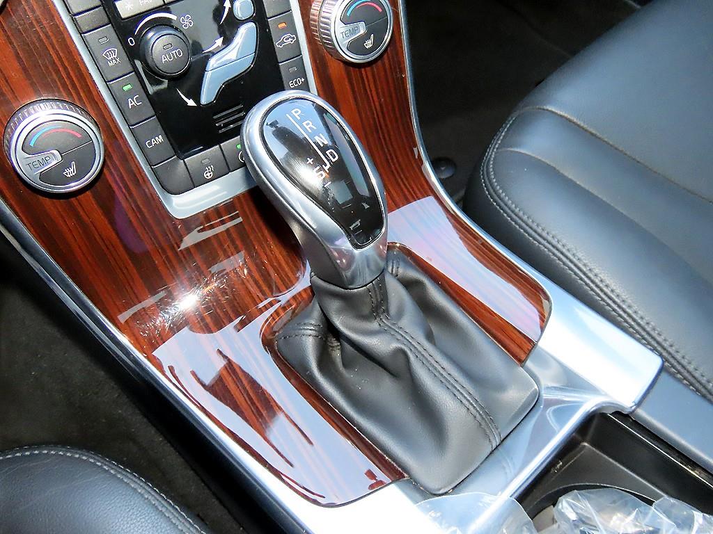 Volvo S60 — photo 10