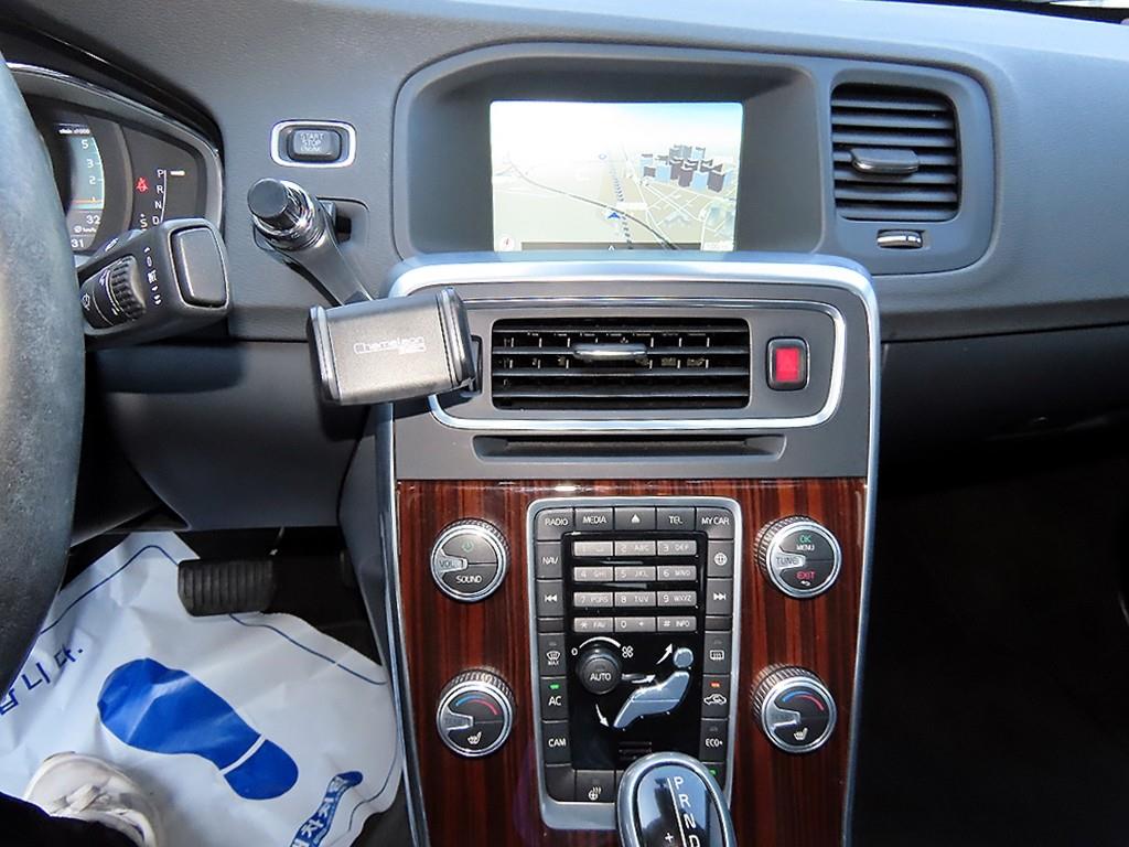 Volvo S60 — photo 13