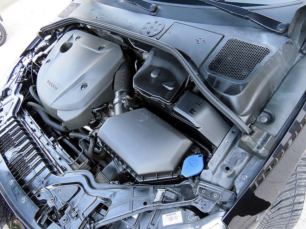 Volvo S60 — photo 19