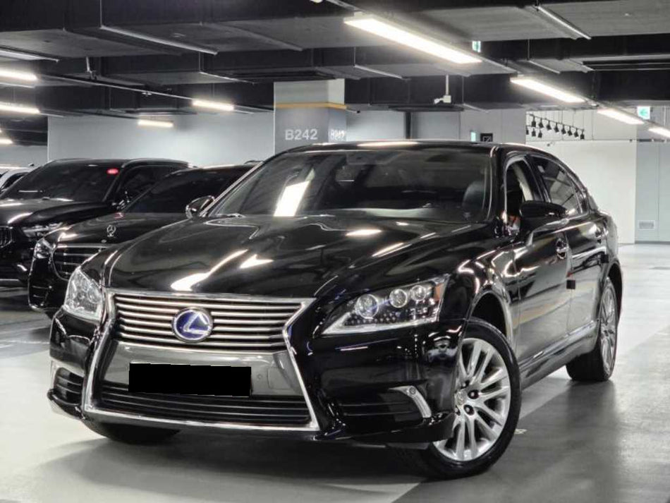 Lexus LS — photo 01