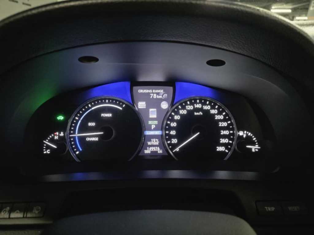 Lexus LS — photo 07